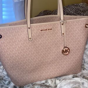 Michael kors tote